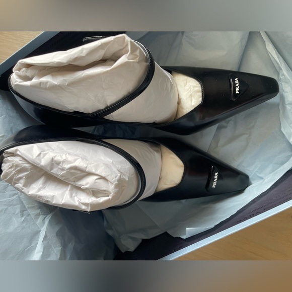 Prada pointed Mary Jane pumps, Black, size 38.5 - Picture 4 of 7